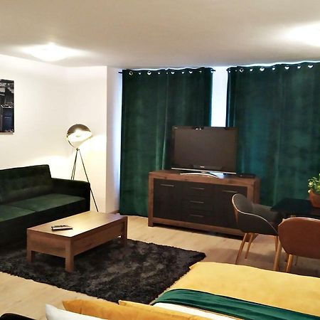 Downtown Studio Daire Zielona Góra Dış mekan fotoğraf