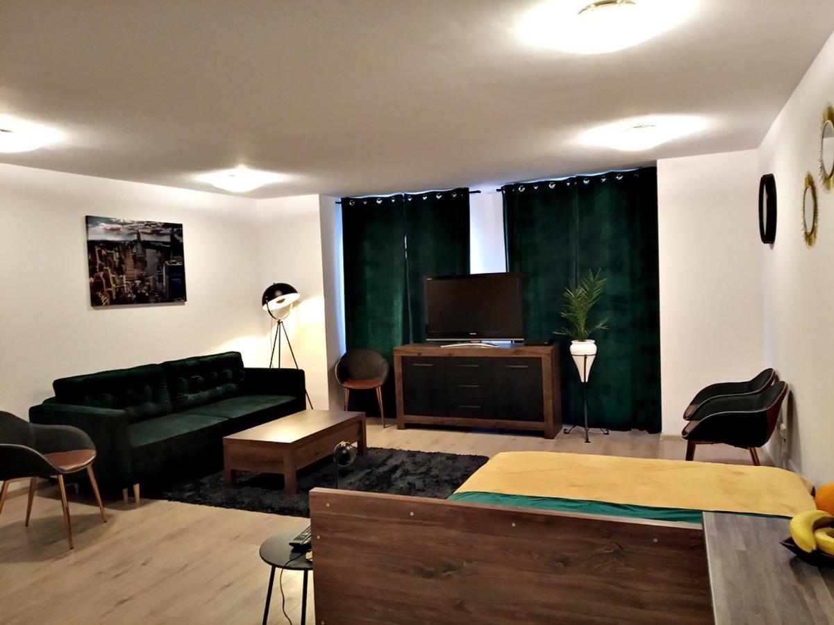 Downtown Studio Daire Zielona Góra Dış mekan fotoğraf